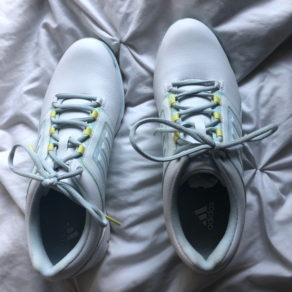 NWOT women’s golf shoes